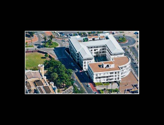 1,600M² OFFICE TO LET IN WATERFRONT